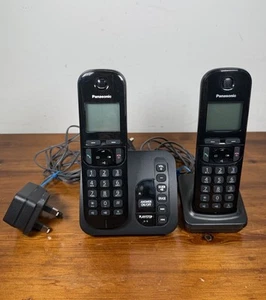 Panasonic KX-TGC220E Cordless Phones & Base With Answering Machine - Black - Zdjęcie 1 z 3