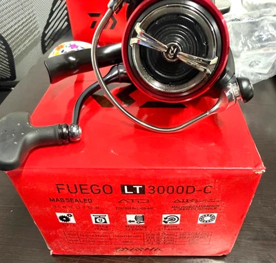 Carrete giratorio Daiwa FEGLT3000D-C Fuego Lt, 6Bb + 1, 5,3: 1 Foto 1 de 2