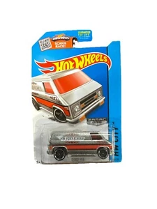 Furgone / auto sportiva / Hot Wheels Super Van Hw City 55/250 #H2 - Foto 1 di 2
