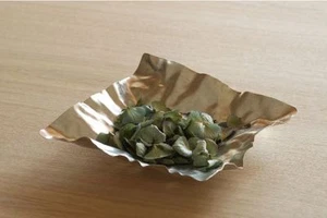 Japanese Handmade Flexible Tin Plate (L) - Picture 1 of 4