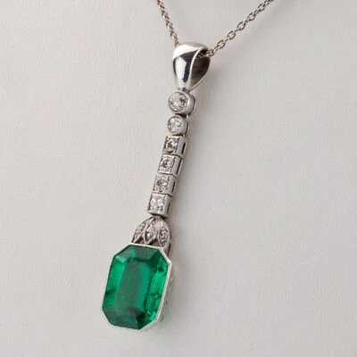 Art Deco Anhänger aus 585er Weißgold mit 3.70ct Smaragd und 0.30ct Diamanten - Bild 1 von 4