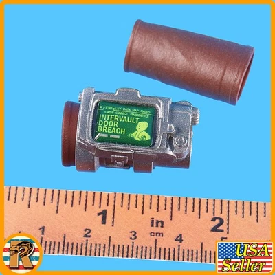 Fallout Vault Girl - Pip-Boy Arm Computer #1 - 1/6 Scale Giant Exhibition Figure - Image 1 of 4