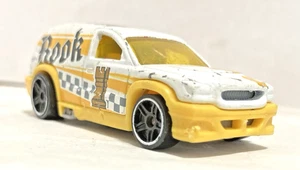 Hot Wheels FANDANGO 336/365 - 2018 H W Checkmate series 5/9 White - Picture 1 of 11