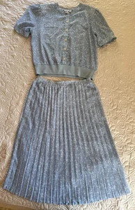 Vintage Andrea Gayle zweiteiliges Set blau Blumen Faltenrock & Bluse Größe 16 - Bild 1 von 4