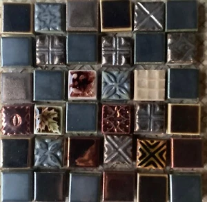 Pratt & Larson seltene geprägte & metallische Mosaikfliesen - 36 Stück eingestellt - Bild 1 von 1