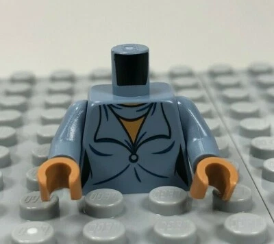 LEGO Mujer Minifigura Arena Azul Torso Bufanda Vestido Top Solapas Mediano Carne Oscura Foto 1 de 4