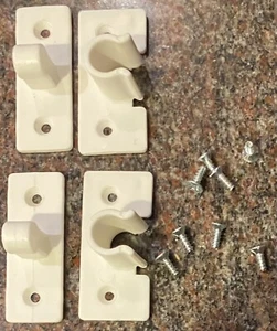 American Girl Puppe Grand Hotel Ersatzteile Kunststoff Schnappverschlüsse - Bild 1 von 4