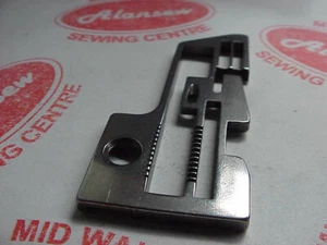 Y33545 Feed plate for the 5 thread Yamato DCZ 361C Industrial Overlockers - Picture 1 of 2