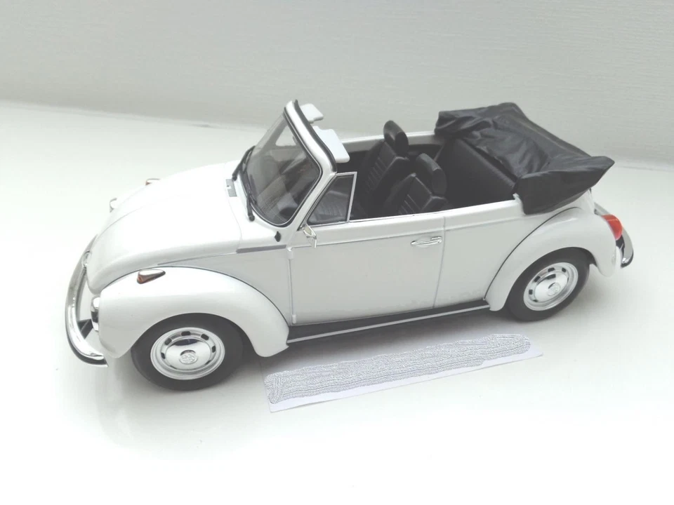 + VOLKSWAGEN VW Maggiolino 1303 Cabrio Modellino NOREV 1:18 Bianco NUOVO 188524 - Immagine 1 di 4