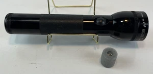 Mag-Lite Flashlight Black Metal 10" Long 2 D Batteries Required Tested Works - Picture 1 of 8
