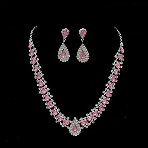 Juego de collar y pendientes nupciales de cristal de Swarovski - Imagen 1 de 2