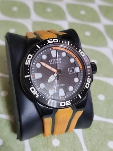 Reloj Citizen Eco Drive GN-4-S Hombre Acero Inoxidable Naranja Negro WR200 - Imagen 1 de 8