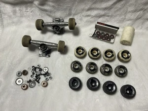 Cuscinetti camion 4 set ruote 53 54 ferramenta, cera candela usato ricambi skateboard - Foto 1 di 6