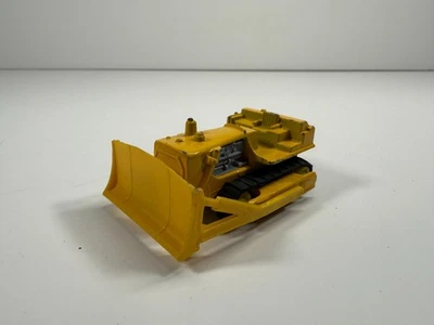 Vintage Matchbox Die-cast Caterpillar D9 Bulldozer 1:64 Diecast Model - Image 1 of 3