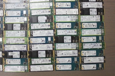 SSD 150 piezas 2280 NVMe M.2 512 GB - 100 % salud, pocas horas, grandes tirones nuevos Foto 1 de 4