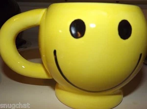 Taza Happy Face amarilla y negra de colección fuerte y resistente - Imagen 1 de 4