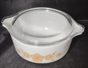 Cazuela vintage Pyrex Butterfly Gold 472 con tapa, 1 1/2 pt - Imagen 1 de 6