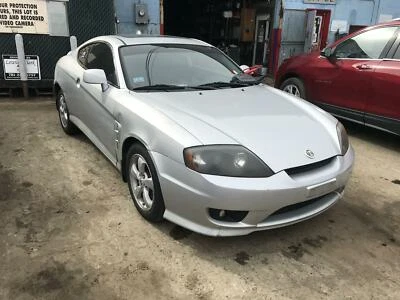 Rear Bumper Assembly HYUNDAI TIBURON 03 04 05 06 - Image 1 of 4