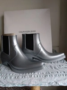 BOTAS DE GOMA CALVIN PEQUEÑAS PLATEADAS TALLA 40, EE. UU. 9, REINO UNIDO 7 - Imagen 1 de 7