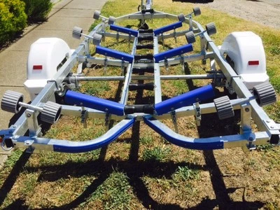 Precision boat trailer 5.2 mt suit 14-16 ft boats galvanised drive on Skid - image 1 of 4