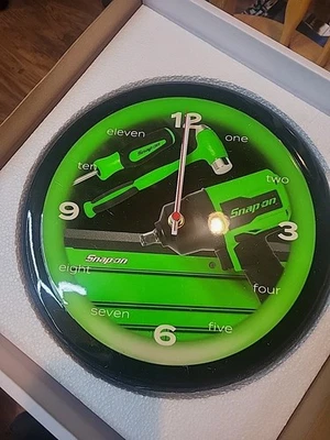 Herramientas Snap-On 11" Reloj de Pared Redondo Funciona con Pilas Nuevo Foto 1 de 4