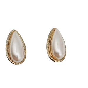 Vintage Teardrop Clip on Earrings Faux Pearl Gold tone 7/8 in - Picture 1 of 8