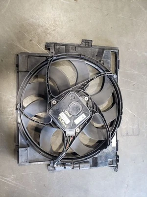 Radiator Cooling Fan Motor - 2014 BMW 328D F30 AWD N47N - 14-18 7608408 OEM - Image 1 of 4
