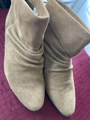 Womens Faded Glory Ankle Boots Retro 80s Cuffed Suede Size 9M - Image 1 of 4