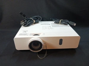 Panasonic PT-VW350 WXGA 1080P HDMI Projector 4000 ANSI Lumens TESTED WORKING!!!  - Picture 1 of 10