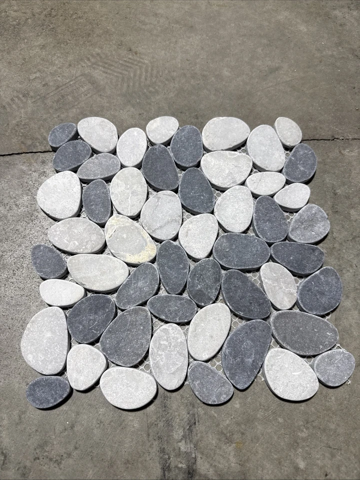 Stone Mosaic Sheet Wall & Floor Tile 12x12 In. - Image 1 of 1