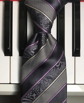 Gravata ERMENEGILDO ZEGNA / Alta, Escura e Bonita Luxo Italiana de Seda Repp Listras - Imagem 1 de 4