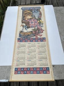Calendario enrollable vintage 1989 listones de madera excelente estado flores pato de peluche - Imagen 1 de 12