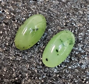 Siberian nephrite Jade  SET 2 long oval cabochons size 8 x 15 mm W. 12 carats - Picture 1 of 6