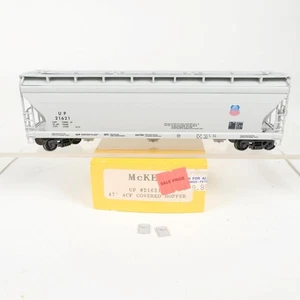 McKean HO Scale Union Pacific UP #21621 ACF 3-Bay Covered Hopper Kit Built (B) - Picture 1 of 5
