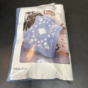 Herrschners Blanco Rosa Lap Edredón Top Sello Punto de Cruz Kit ~ Nuevo en Paquete - Imagen 1 de 4