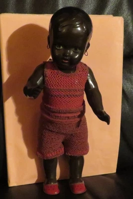 Antikes Cellba Püppchen 26 cm mit 2 Metallohrringen...originale alter Bekleidung - Bild 1 von 4