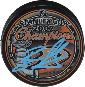 Ryan Getzlaf Anaheim Ducks Autographed 2007 Stanley Cup Champs Logo Hockey Puck - Picture 1 of 2