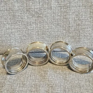 4 Beaded Elegance Napkin Rings Silver Tone Pre Owned - Picture 1 of 6