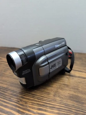 JVC GR-AXM310U Compact VHS Camcorder Pro-Cision 5 Head System 2.5" LCD  - Image 1 of 4