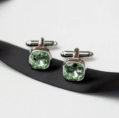 Gemelos de boda aguamarina verde corte cojín 10K blanco con corte cojín simulado Foto 1 de 3