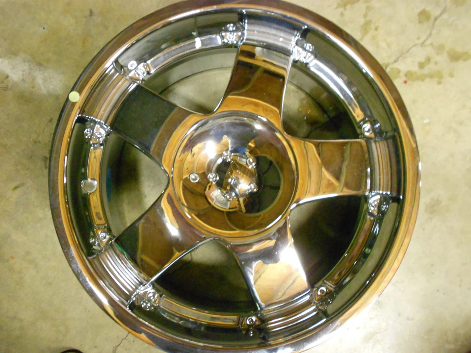 RUEDA CROMADA XPRESSIONS CX10/808C 17X7.5 4X100 / 4X4.5 18 19 20 Foto 1 de 1