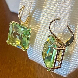 SWAROVSKI Millenia drop earrings, Square cut, Green, Gold-tone plated - Picture 1 of 15