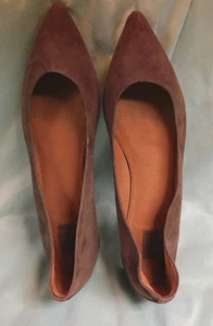 FRYE WOMEN'S SHOES BALLET FLATS MEDIUM BROWN SUEDE 9M CLASSIC POINTED TOE NEW - Picture 1 of 7