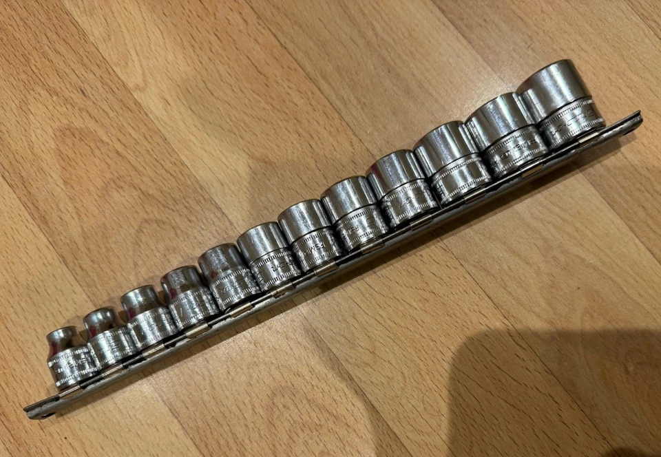 Snap On 212FSMY 3/8” Metric Socket Set 8mm - 19mm, Six Point - Image 1 of 1