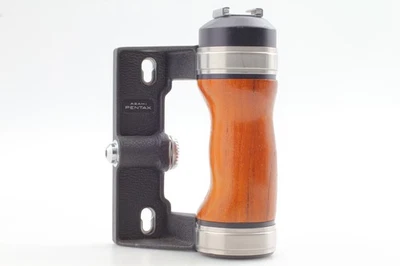 [MINT] Asahi Pentax 6x7 Wood Hand Grip Hot Shoe for Pentax 67 67II From JAPAN - Image 1 of 4