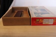 HO Scale Walthers, 42' Flat Car, Great Northern, Brown, #61631 - 932-2603