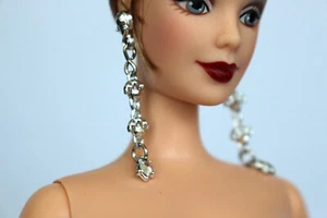 Silber Hänger lang Kronleuchter Barbie Ohrringe Puppe Zubehör Schmuck Modell Muse - Bild 1 von 6