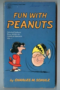 FUN With PEANUTS by Charles M. SCHULZ! Vintage 1967 FAWCETT CREST Paperback! - Imagen 1 de 2