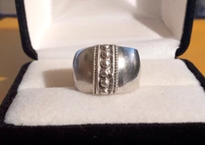 Beautiful 925 Sterling Silver Ring - 5 grams - Size 7 - Picture 1 of 5