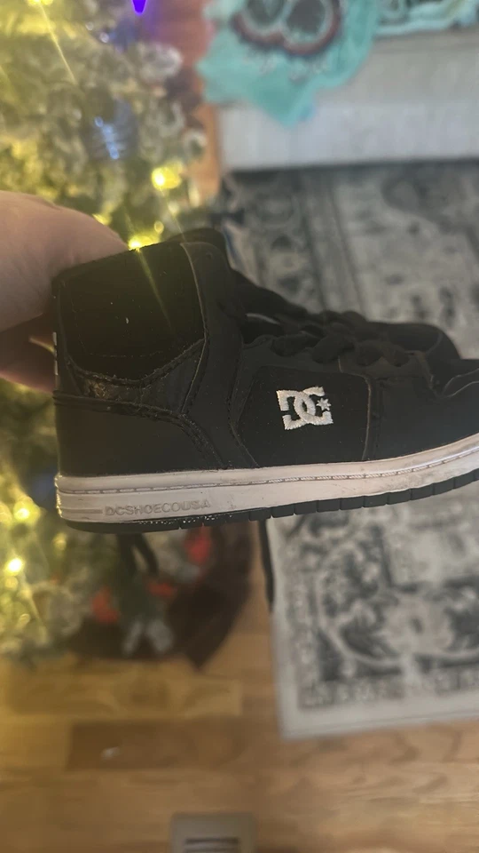 Zapatos DC para niños talla 8C Foto 1 de 1